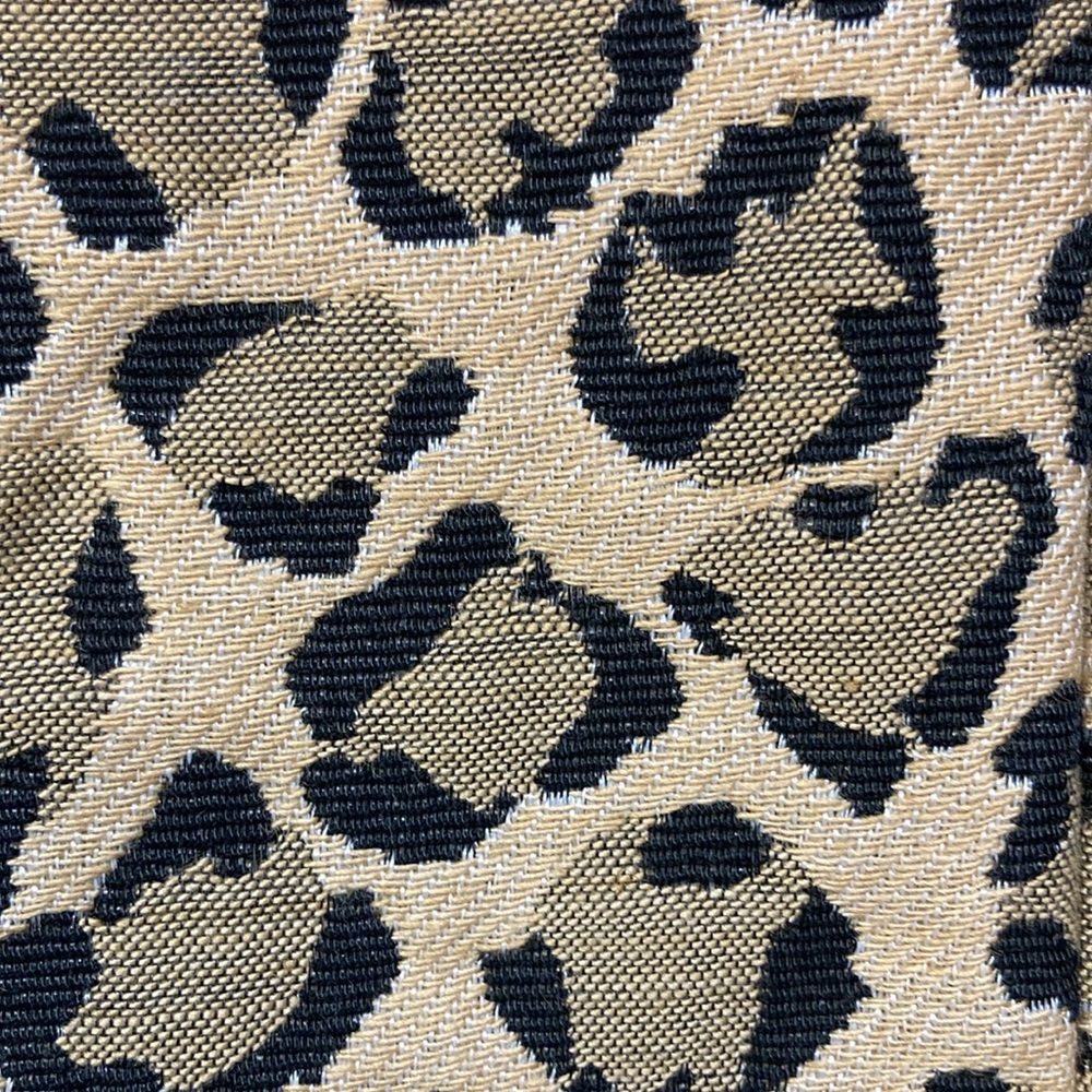 The Travel Collection Leopard Vest - Picture 6 of 7
